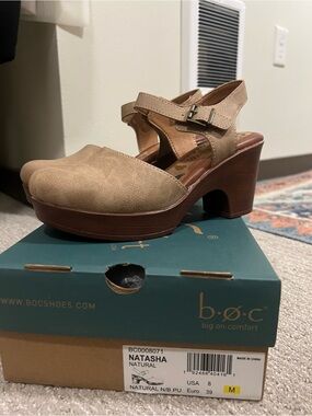b.o.c. Natasha Platform Heels in Natural Tan